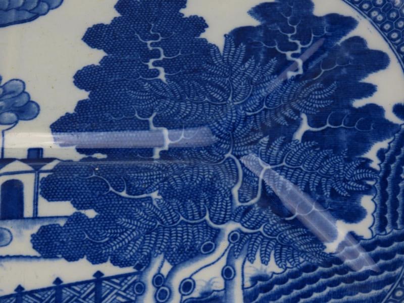 Huge c1830 English Staffordshire Cantonware Blue White Well Tree Meat Platter - 3