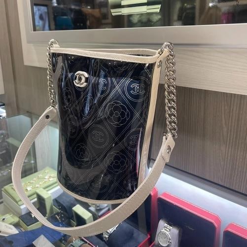 Chanel Camellia Bucket Bag (2018) - 3