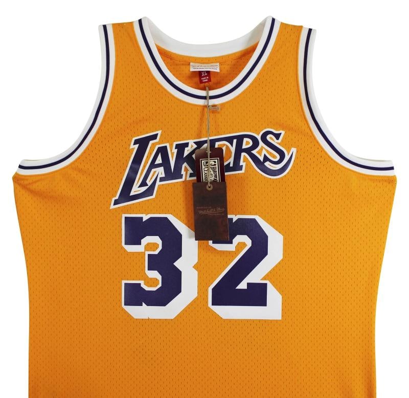 Showtime Lakers (6) Johnson, Worthy, Rambis +3 Signed Yellow M&N Jersey (Beckett) - 5