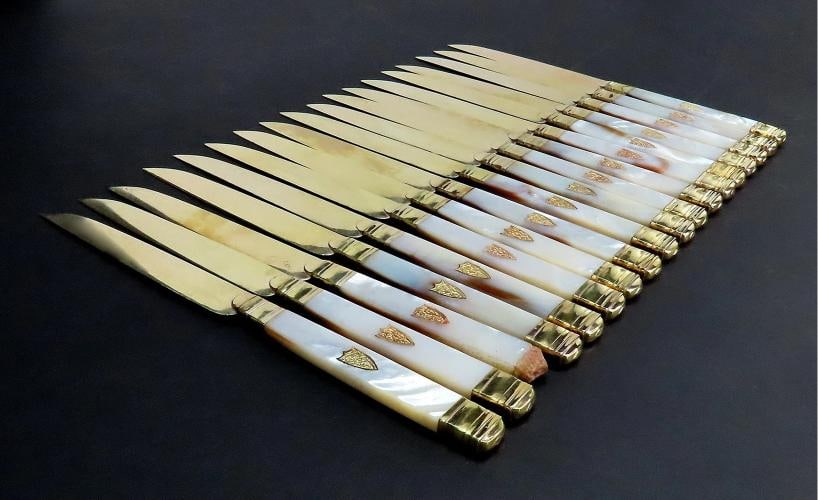Fine set 18 French 950 Gilt Silver & Gold Mother-of-pearl Fruit/Dessert Knives - 2