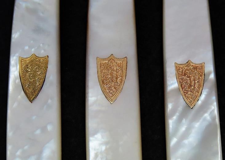 Fine set 18 French 950 Gilt Silver & Gold Mother-of-pearl Fruit/Dessert Knives - 5