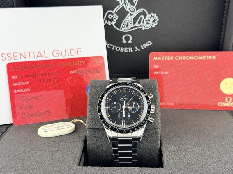 2026 Omega Speedmaster First Omega in Space 310.30.40.50.06.001 39.7mm Box Paper: Style Number: 310.30.40.50.06.001 Year: 2026 Model: OMEGA Speedmaster 'First Omega in Space' (FOIS) Case Material: Stainless Steel Band: Stainless Steel Bezel: Black Dial: Black Crystal: Sapphire Case
