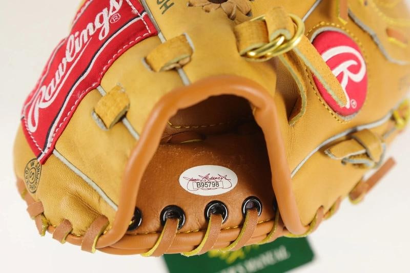 Derek Jeter Signed 1996 Rookie Of The Year Rawlings Baseball Glove JSA - 8