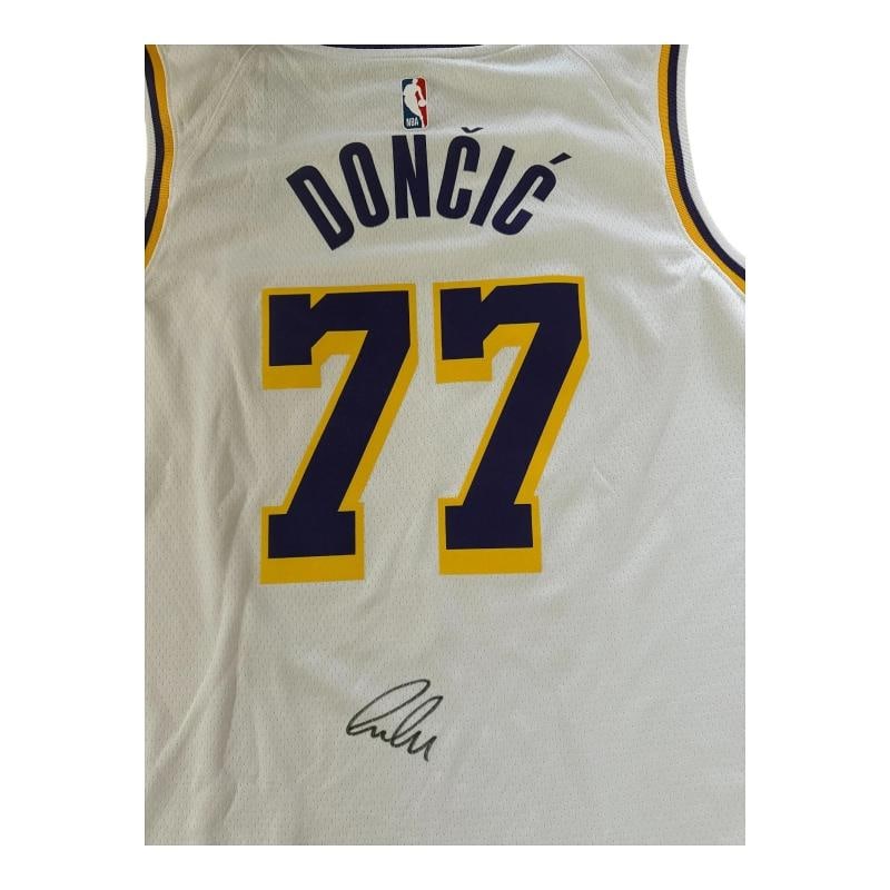 Luka Doncic Los Angeles Signed Jersey Swingman Association 56 NWT Beckett BAS: Sport: Basketball,Player: Luka Doncic,Signed: Yes,Original/Reprint: Original,Autograph Authentication: Beckett Authentication Services (BAS),Product: Jersey,Team: Los Angeles Lakers,Country of Origin: