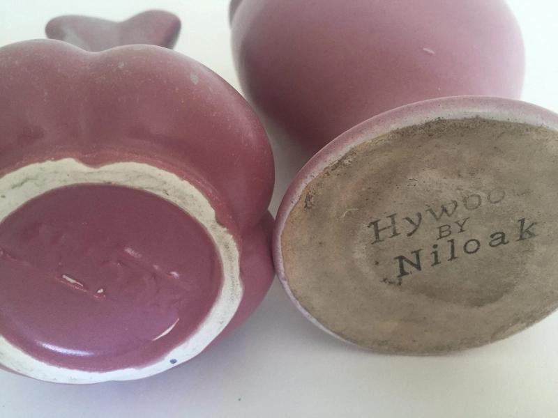 VINTAGE ART DECO 1930'S NILOAK RARE OZARK DAWN MATTE ART POTTERY COLLECTION OF 4 - 10