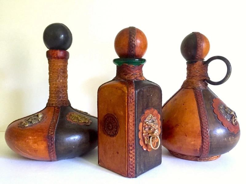 VTG MID CENTURY ITALIAN HAND TOOLED LEATHER WRAPPED DECANTER BOTTLES - SET OF 3 (1 of 12)