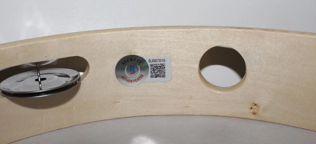 SINGER THOM YOKRE RADIOHEAD SIGNED HAND PERCUSSION TAMBOURINE BECKETT BAS COA - 4