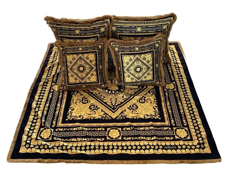 Custom Made Versace Carre Set Of 4 Custom Made Pillows Plus 55Ã¢â‚¬Â&: Condition: Pre-owned: An item that has been used or worn previously. See the sellerÃ¢â‚¬â„¢s listing for full details ... Read moreabout the conditionPre-owne