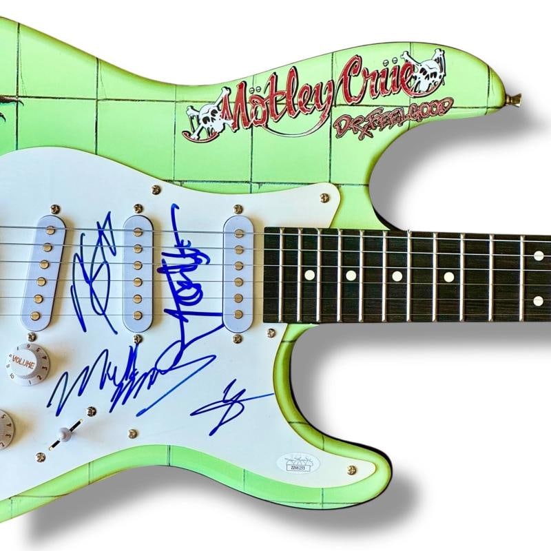 Motley Crue Signed Guitar Custom JSA COA Tommy lee Nikki Sixx Vince Neil Mars - 2