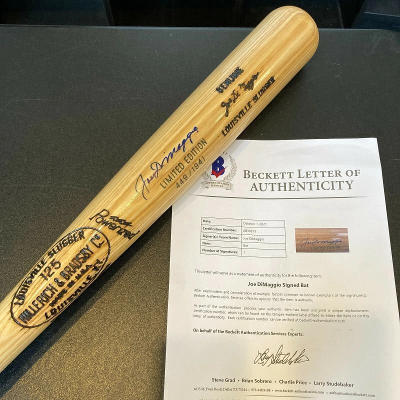 Beautiful Joe Dimaggio Signed Game Model Baseball Bat With Beckett COA (1 of 8)