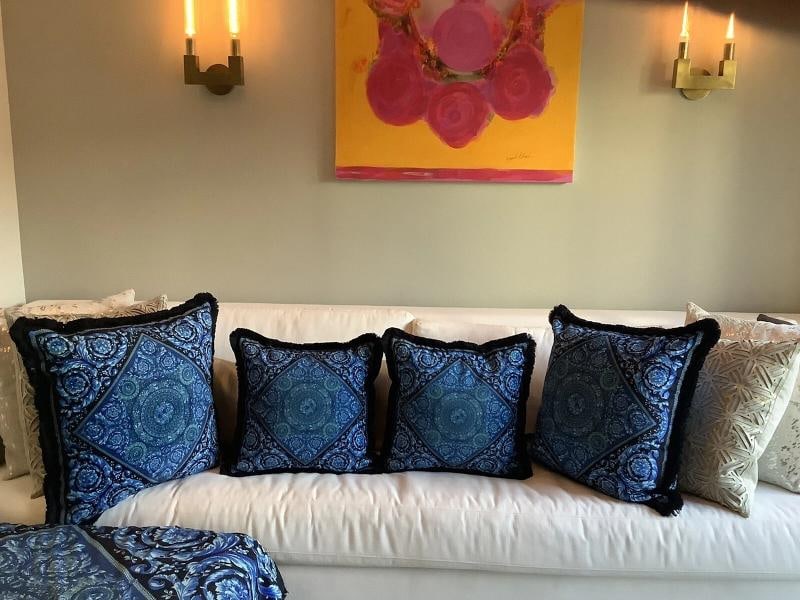 Atelier Versace Custom Made Set Of 4 Pillows Sz18Ã¢â‚¬Â18Ã: Condition: Used: An item that has been used previously. See the sellerÃ¢â‚¬â„¢s listing for full details and ... Read moreabout the conditionUsed: An item