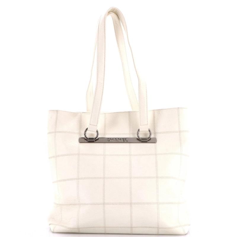 Chanel Square Stitch Tote Caviar Medium: Accessories: Key Ring Measurements: Handle Drop 10", Height 13", Width 12", Depth 5". Condition: Pre-owned - Fair,Brand: CHANEL,Exterior Material: Leather,Style: Shoulder Bags,Exterior Color: White,De