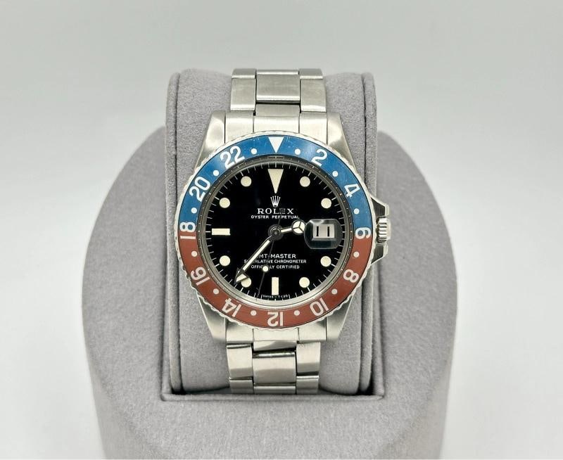Vintage Rolex GMT Master Pepsi 1675 40mm RED BACK Bezel Stainless Steel: Style Number: 1675 Serial: 192**** Year: 1969 Model: Vintage Rolex GMT Master 'Pepsi' Case Material: Stainless Steel Band: Stainless Steel Bezel: Pepsi - Red & Blue (Red back bezel - collectible!)