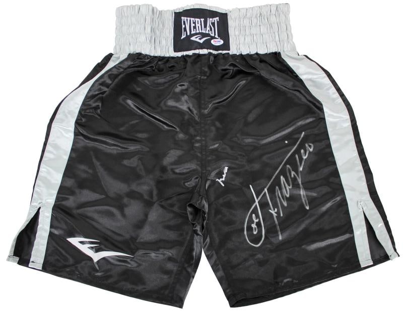 Muhammad Ali & Joe Frazier Signed Black Everlast Boxing Trunks PSA Itp #3A60518 (1 of 11)