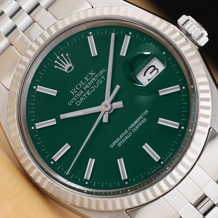 ROLEX MENS DATEJUST 16014 18K GOLD STAINLESS STEEL GREEN DIAL JUBILEE WATCH: This is an authentic Rolex Datejust 16014 watch with Rolex stick dial Ref., Rolex 18K white gold fluted bezel, and Rolex stainless steel jubilee band. Descriptions: Brand: Rolex Model: Datejust Refere
