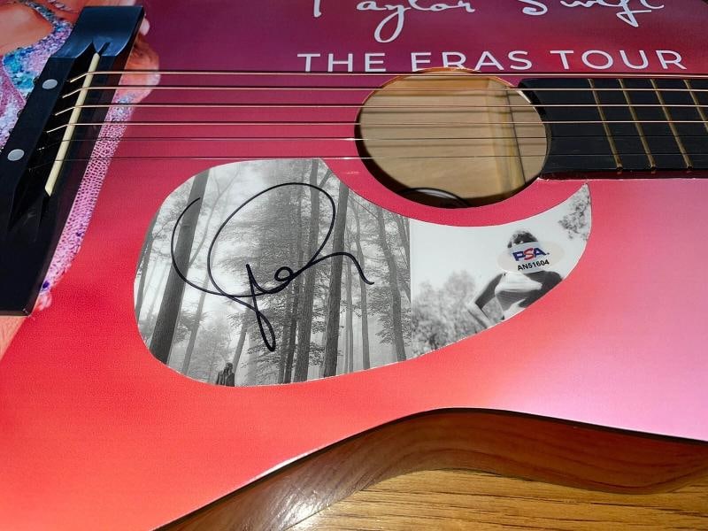 Taylor Swift Swift Signed Custom Guitar (PSA) - 4