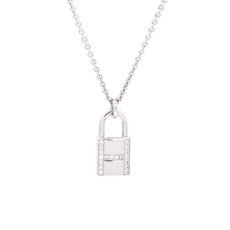 Hermes Amulettes Cadenas Pendant Necklace 18K White Gold with Diamonds: Measurements: Length: 15.0 - 15.75 ", Pendant Length: 16.40 mm, Pendant Width: 8.20 mm . Condition: Pre-owned - Good,Brand: Hermes,Main Stone: Diamond,Metal: 18K White Gold,Metal Purity: 18K,Style: Pe