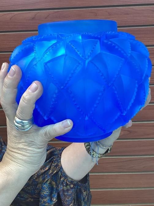 Lalique Style Cactus Crystal Vase Heavy Art Glass H8Ã¢â‚¬Â?xl Size Co: Condition: Used: An item that has been used previously. The item may have some signs of cosmetic wear, but is ... Read moreabout the conditionUsed: An item that has been used previously. The item may 