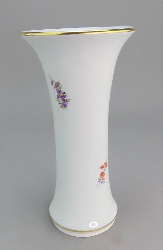 Lovely Pair Meissen Hand Painted Floral Flowers Gilt Rim Trumpet Vases - 4