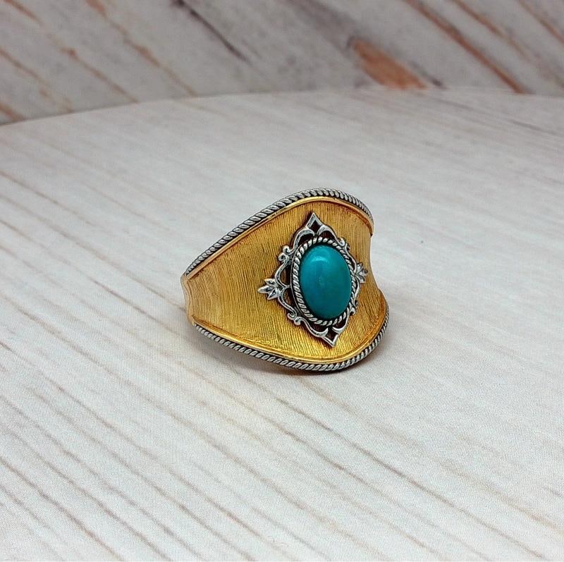Two Tone Turquoise Ring In 14k Yellow and White Gold.: Condition: Pre-owned - Good,Antique: No,Occasion: Anniversary, Birthday, Christmas, Confirmation/Communion, Graduation, Mother's Day, Valentine's Day, Wedding,Main Stone Width: 5.6mm,Color: turquoise,