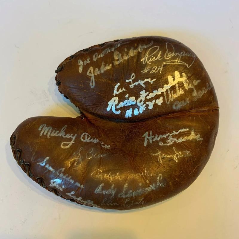 Baseball Catcher Legends Multi Signed Glove 16 Sigs Yogi Berra Al Lopez JSA COA - 2