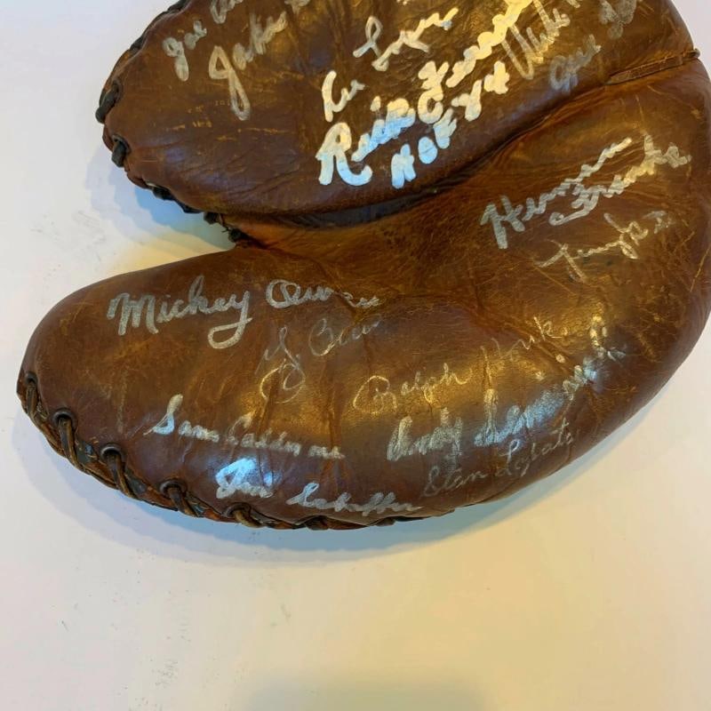Baseball Catcher Legends Multi Signed Glove 16 Sigs Yogi Berra Al Lopez JSA COA - 6