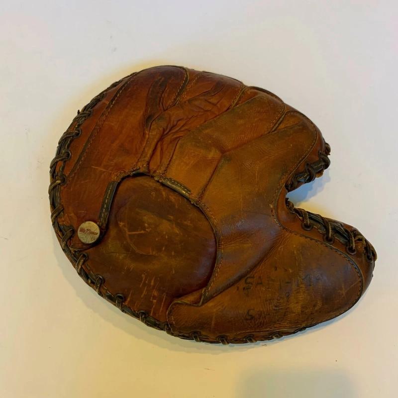 Baseball Catcher Legends Multi Signed Glove 16 Sigs Yogi Berra Al Lopez JSA COA - 7