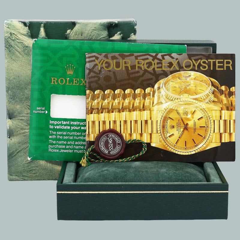 1993 MINT Rolex 16710 GMT-Master II Black Steel 40mm Watch Box - 2