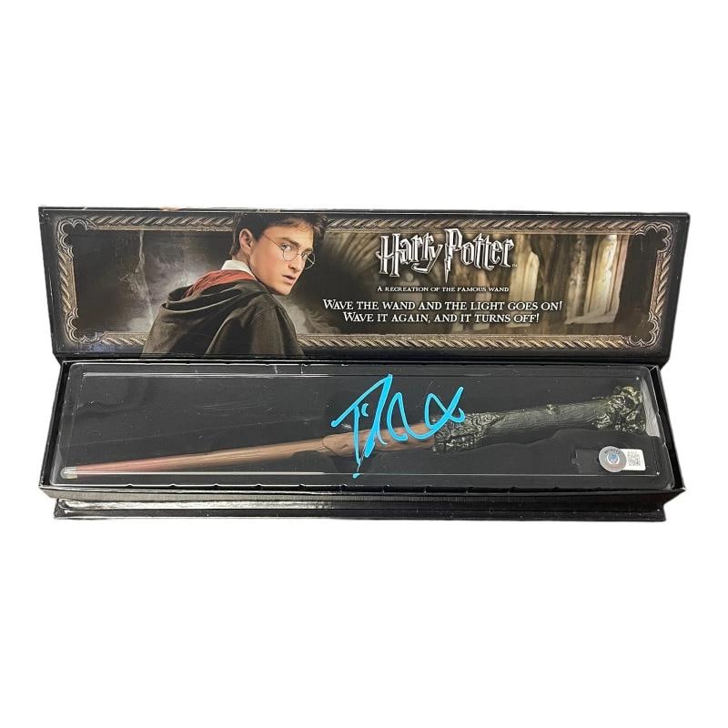 Daniel Radcliffe Signed Autograph Harry Potter Illuminating Wand BAS Beckett: Industry: Movies,Personalize: No,Movie: Harry Potter,Signed by: Daniel Radcliffe,Signed: Yes,Autograph Authentication: Beckett,Original/Reproduction: Original,Country of Origin: United States