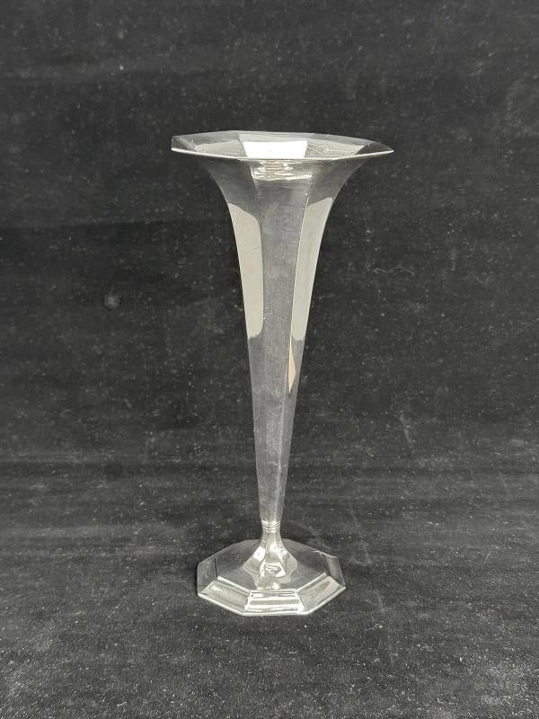 Tiffany and Company Sterling Silver Octagonal Trumpet Vase, Circa 1910 to 1930s: Brand: Tiffany & Co.,Country of Origin: United States,Age: 1910-1939,Composition: Sterling Silver Tiffany and Company Sterling Silver Octagonal Trumpet Vase, Circa 1910 to 1930s Presented is a