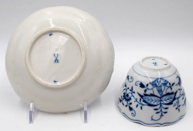 Set of 6 Vintage Meissen Blue Onion Cups & Saucers - Hand Painted - 9