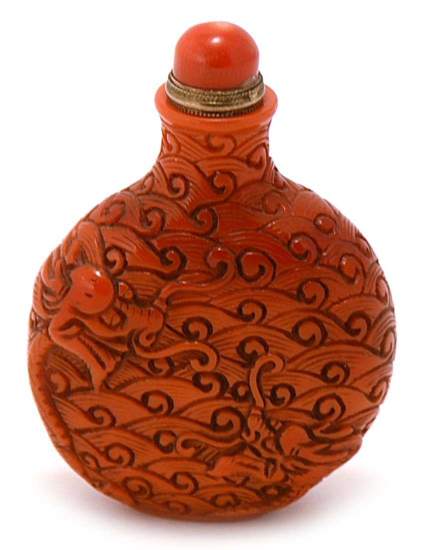 A RED OVERLAY GLASS SNUFF BOTTLE (1 of 2)