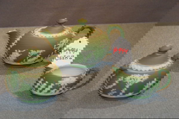 WEDGWOOD DARK GREEN AND WHITE 3 PC TEA SET, CLASS: WEDGWOOD DARK GREEN AND WHITE 3 PC TEA SET, CLASSICAL FIGURES DECORATED, TEAPOT 3.5" HIGH