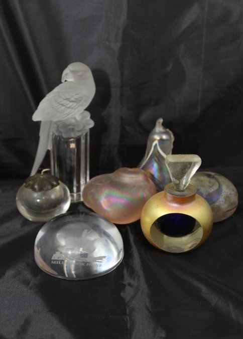 Decorative art glass: perfume bottle, iridescent pare,: Decorative art glass items incl illegibly signed perfume bottle, iridescent shell, iridescent pare, bird perched upon pillar, etc. Largest item is 7"T.