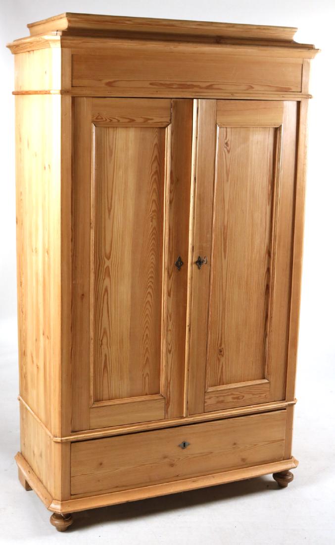 Scrubbed Pine Cupboard (1 of 8)