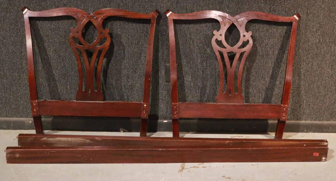 George III Style Mahogany Daybed: 20th C. 34"h x 35"w