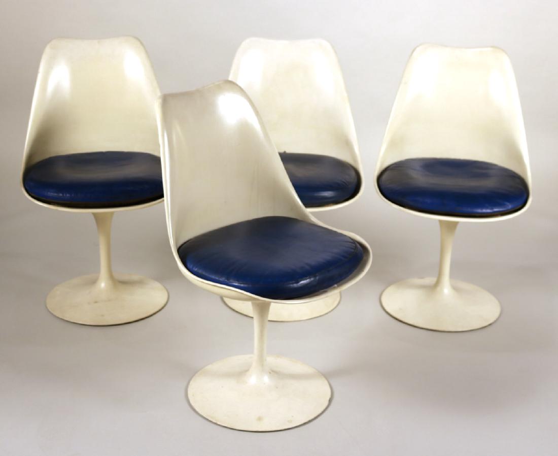 Four Eero Saarinen for Knoll Tulip Chairs (1 of 8)
