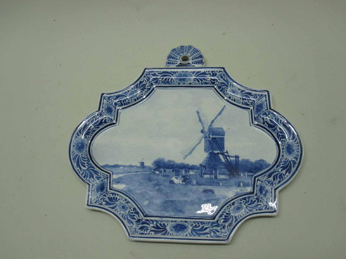 DELFT PLAQUE (1 of 2)