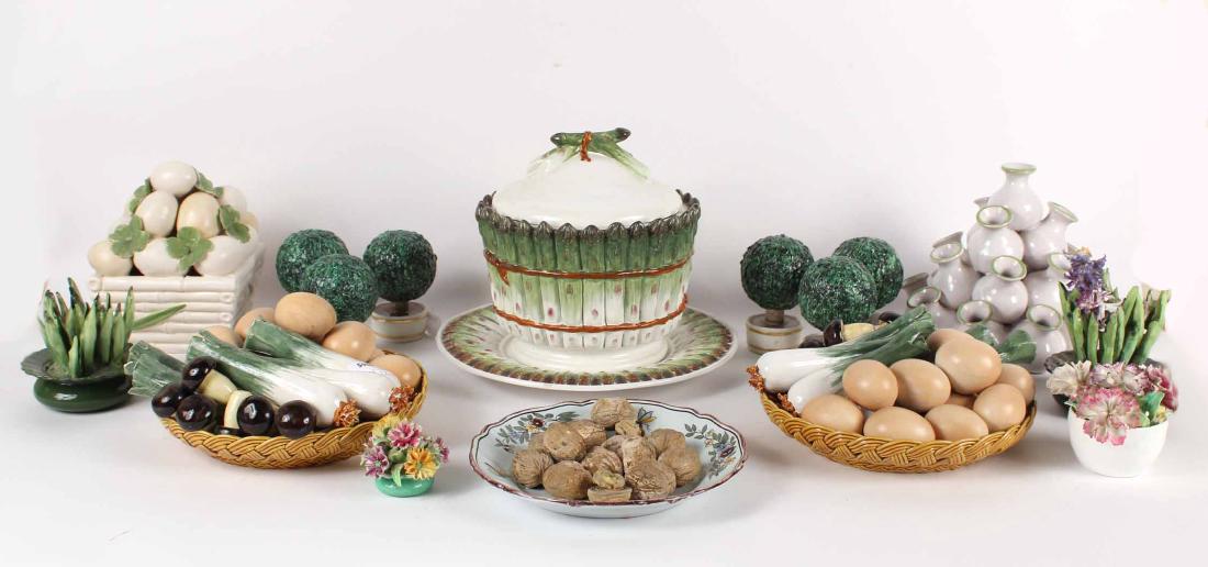 Assorted Group of Ceramic Table Articles (1 of 10)