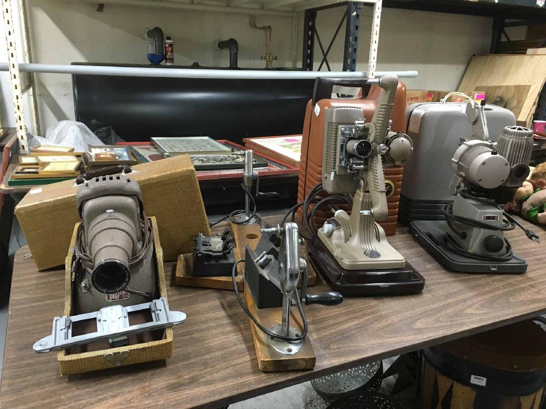 BELL AND HOWELL PROJECTOR (1 of 7)