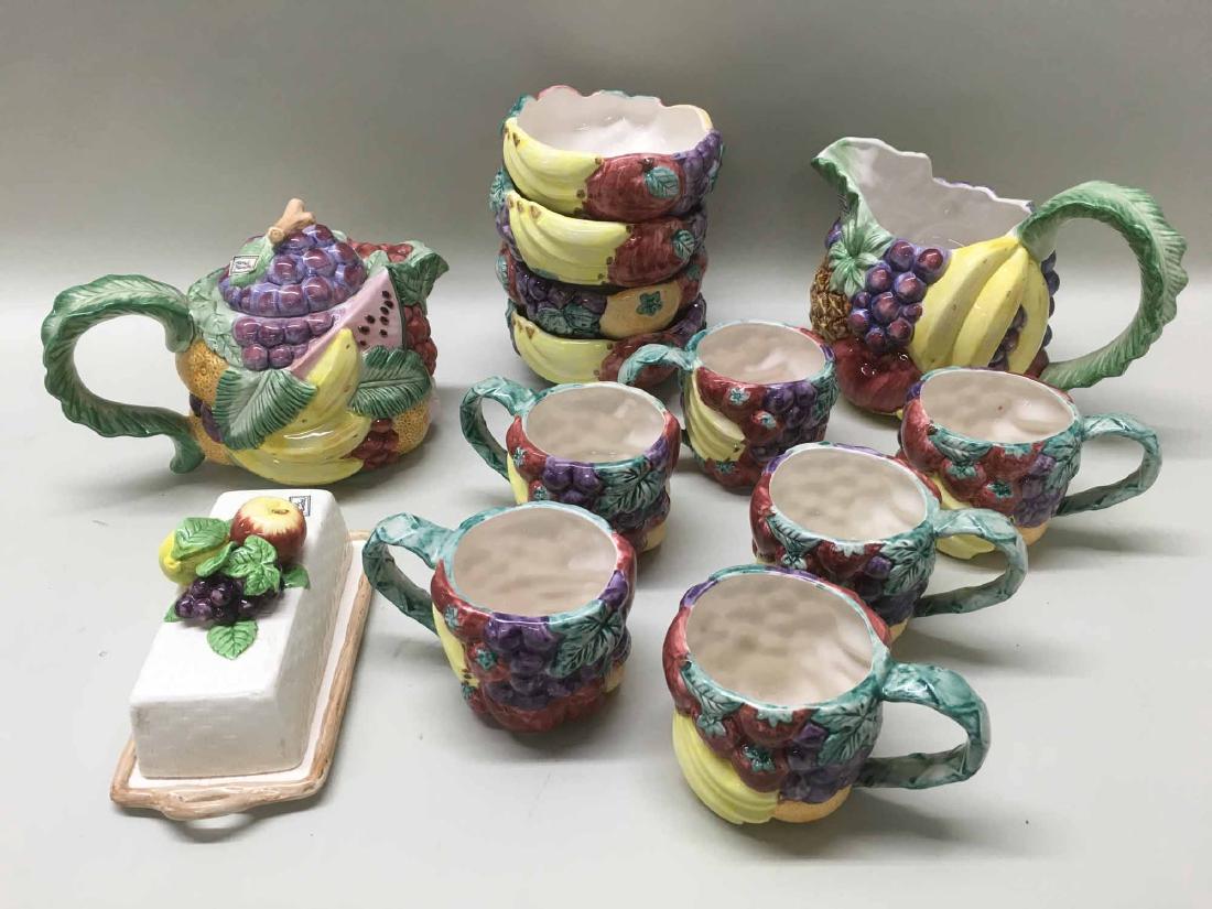 GROUP OF ASSORTED FITZ AND FLOYD TABLE ARTICLES (1 of 3)