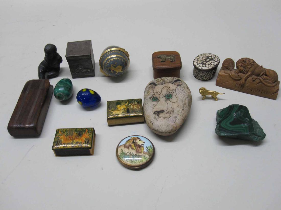 ASSORTED GROUP OF DECORATIVE TABLE ARTICLES (1 of 4)