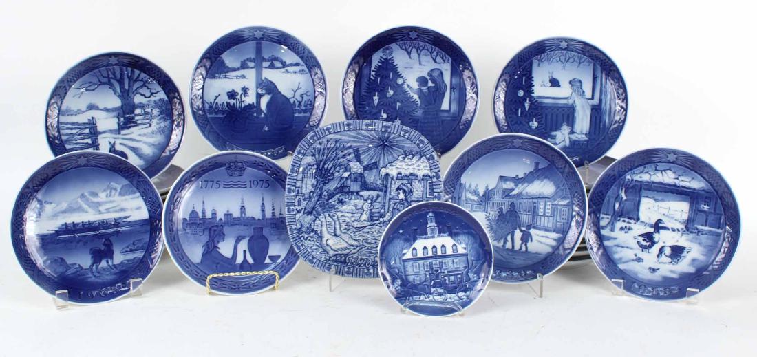 25 ROYAL COPENHAGEN PORCELAIN CHRISTMAS PLATES (1 of 10)