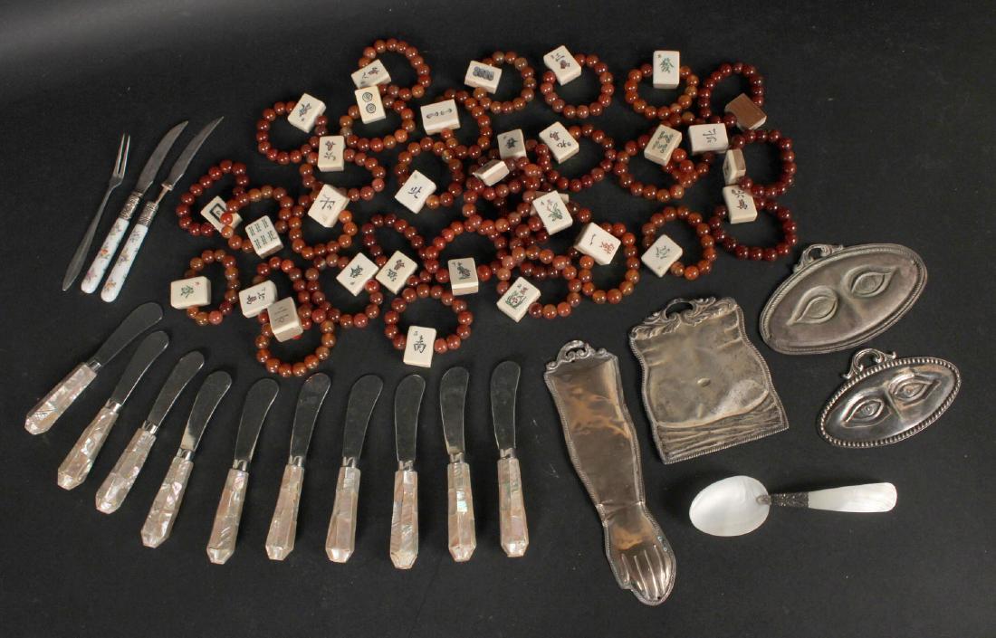 Set of Ten Mother-of-Pearl Handled Spreaders (1 of 6)