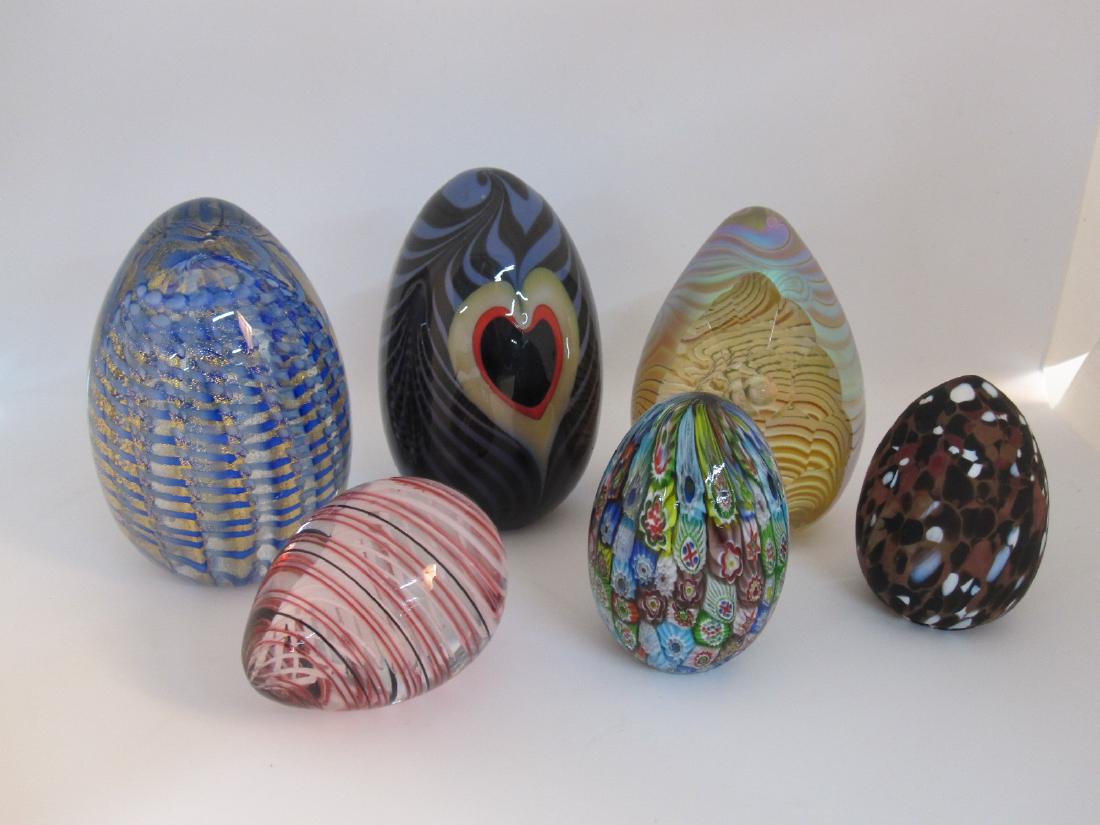 GROUP OF SIX ASSORTED GLASS EGGS (1 of 7)