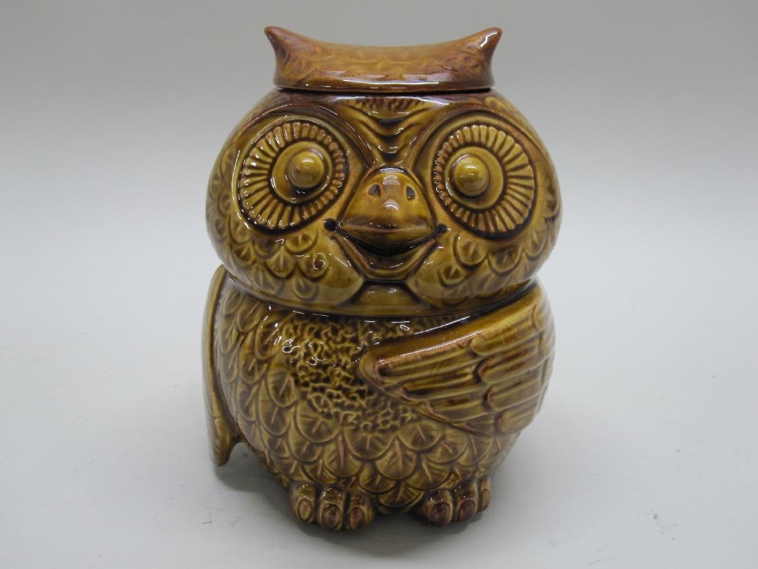 VINTAGE GIANT OWL COOKIE JAR (1 of 5)