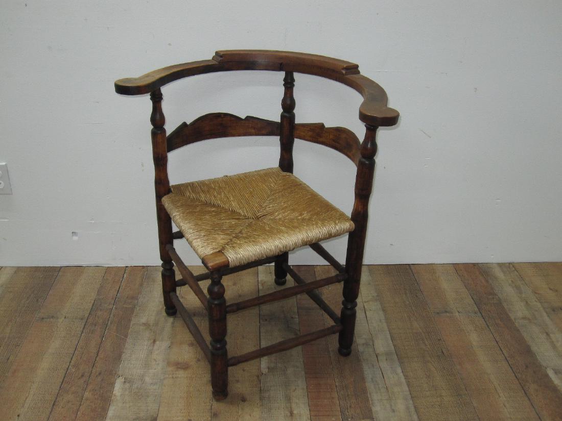 ANTIQUE RUSH SEAT CORNER CHAIR: 20th C.