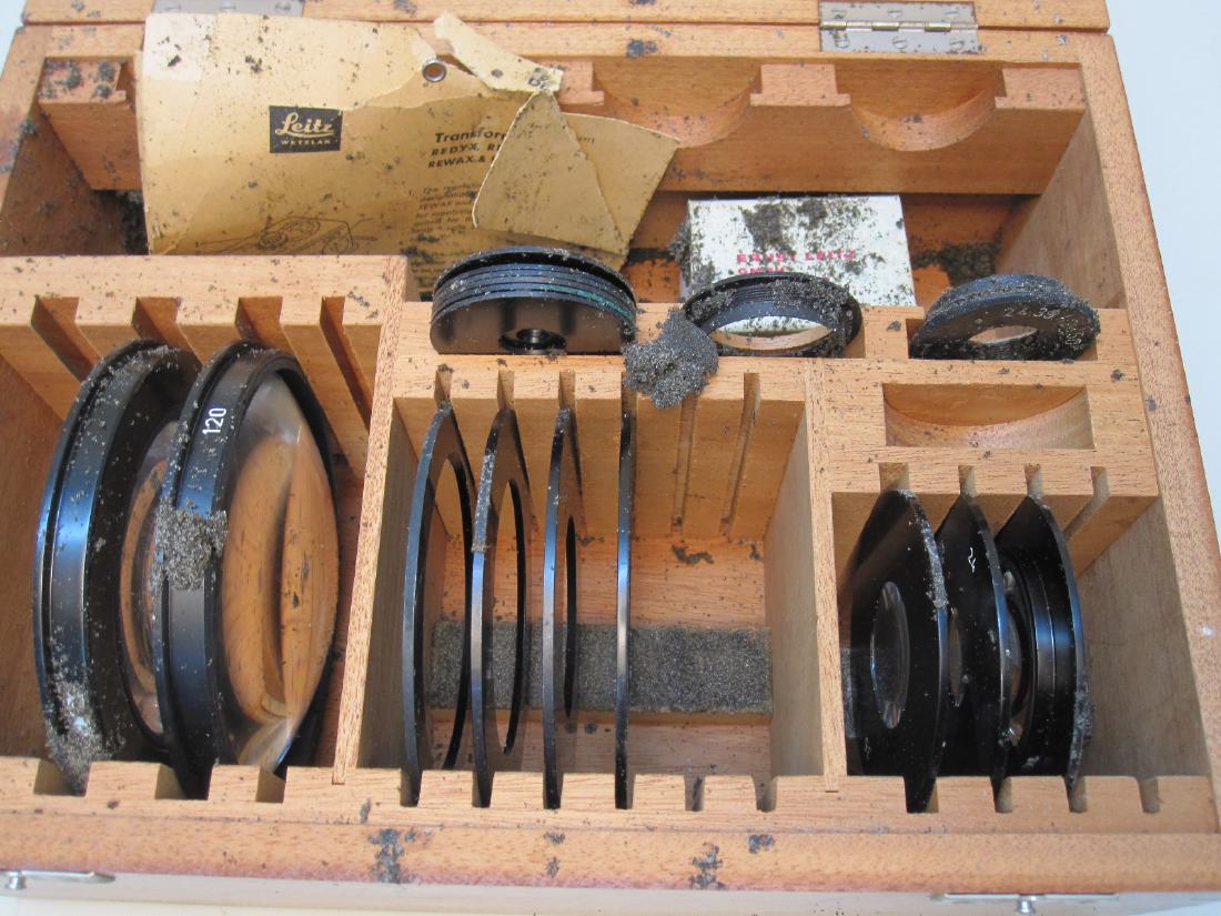 LIETZ WETZLAR BOX OF MICROSCOPE LENSES (1 of 2)
