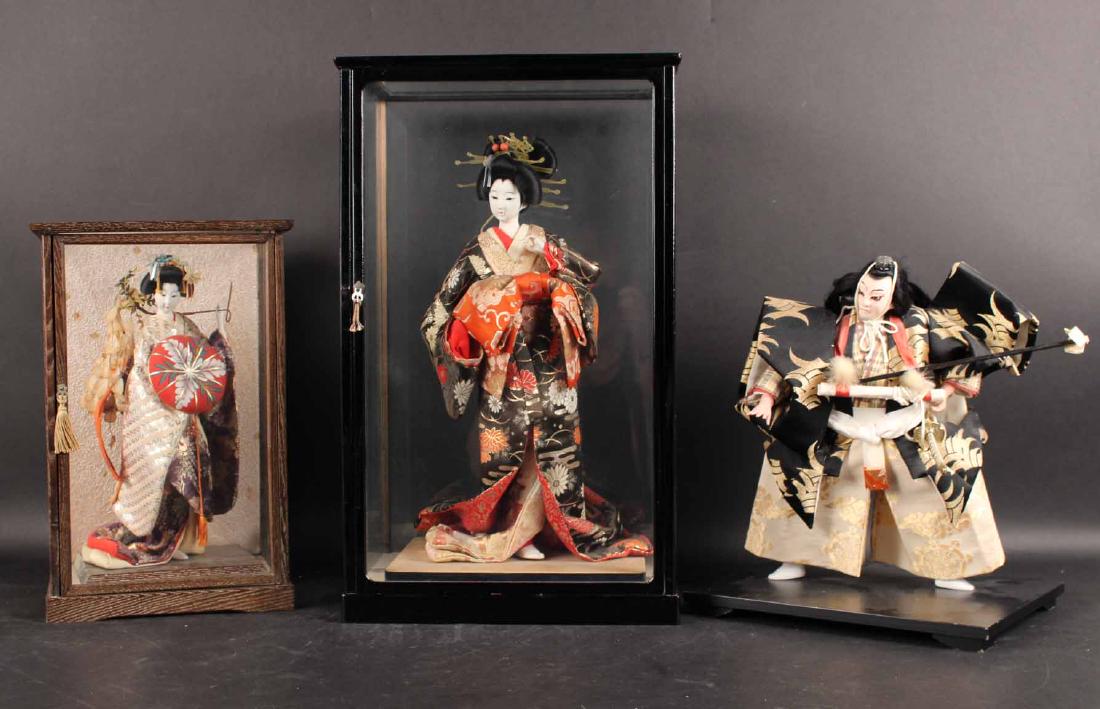 THREE JAPANESE STANDING DOLLS (1 of 6)
