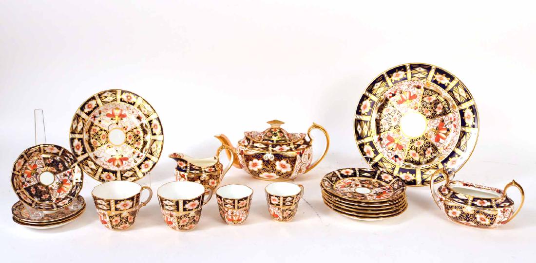 Royal Crown Derby "Imari" Pattern China (1 of 13)